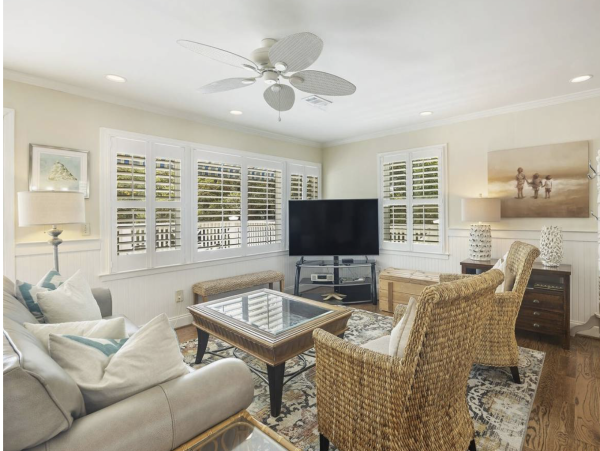 Classic Isle of Palms Bungalow 2 blocks to the beach with private pool